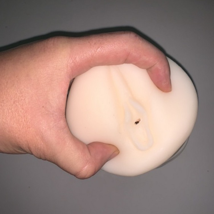 Sextoy âm đạo giả cầm tay cực khít 