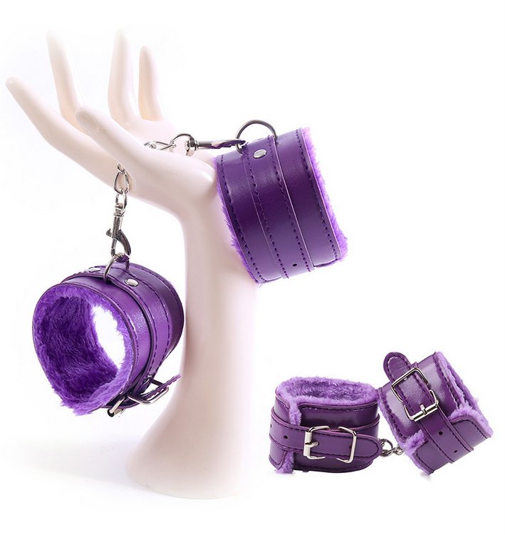 Còng tay cảm xúc da PU màu tím – phụ kiện SM sang trọng, khơi dậy cảm giác lạ và say mê.