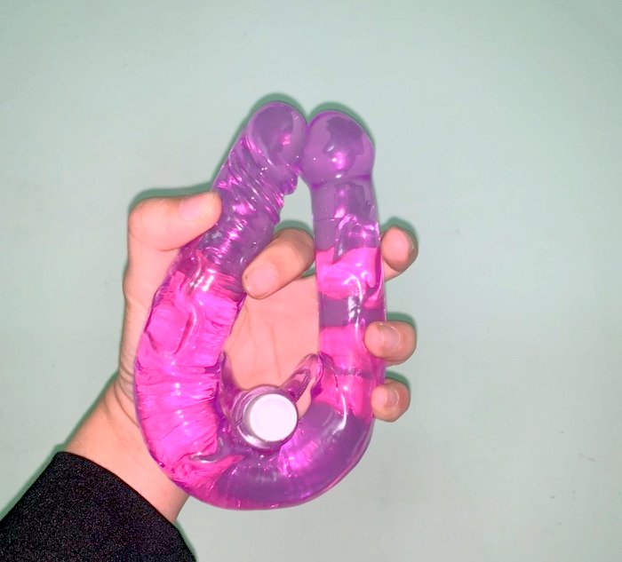Dương vật giả hai đầu có rung mềm dẻo màu hồng, kích thước 32cm